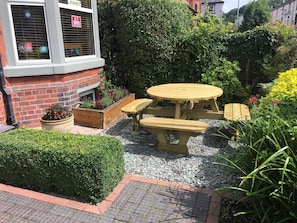 Exclusive House, Ensuite (Whole Hostel) | Garden - Llangollen Hostel (Llangollen)