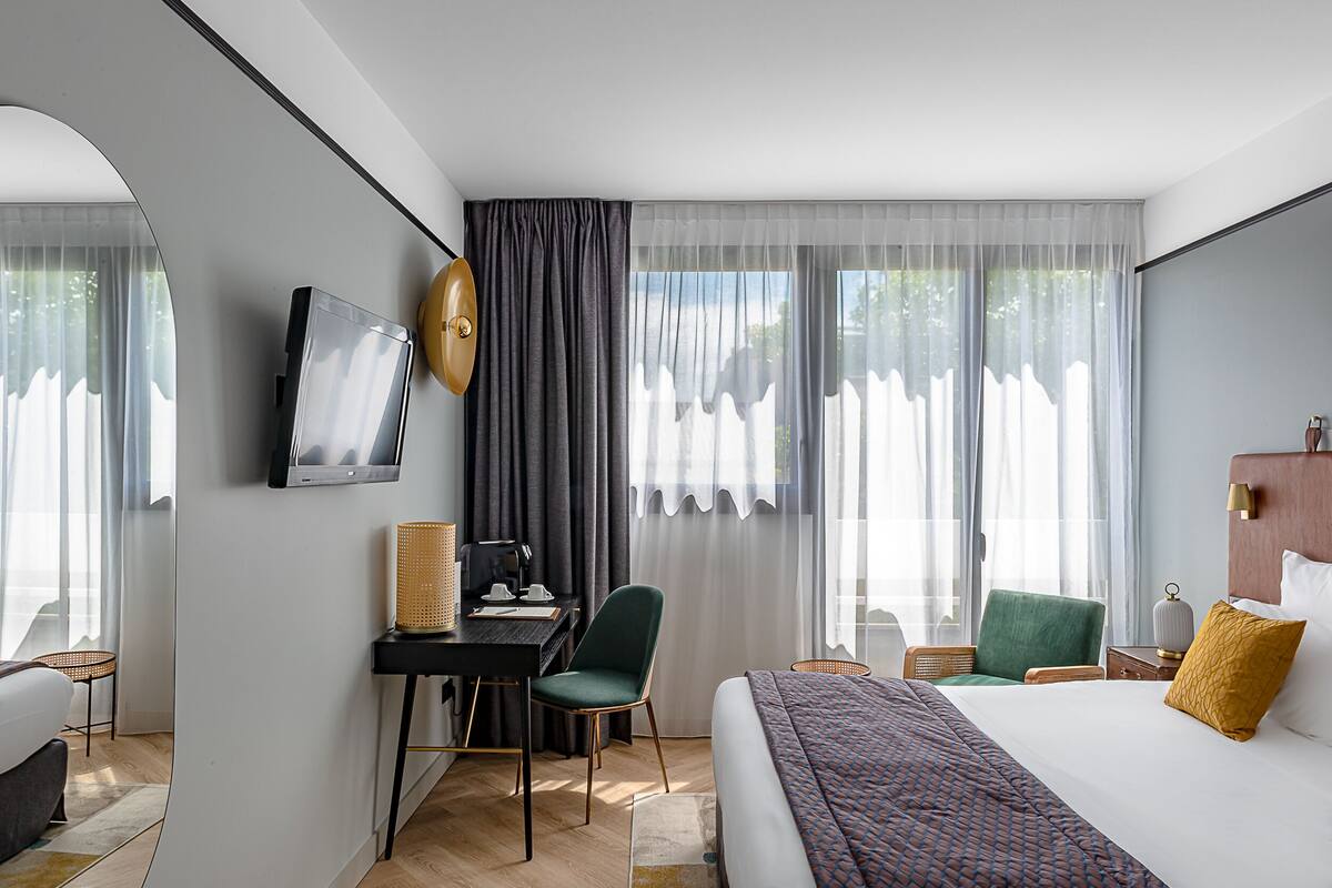 1 bedroom, Frette Italian sheets, premium bedding, minibar