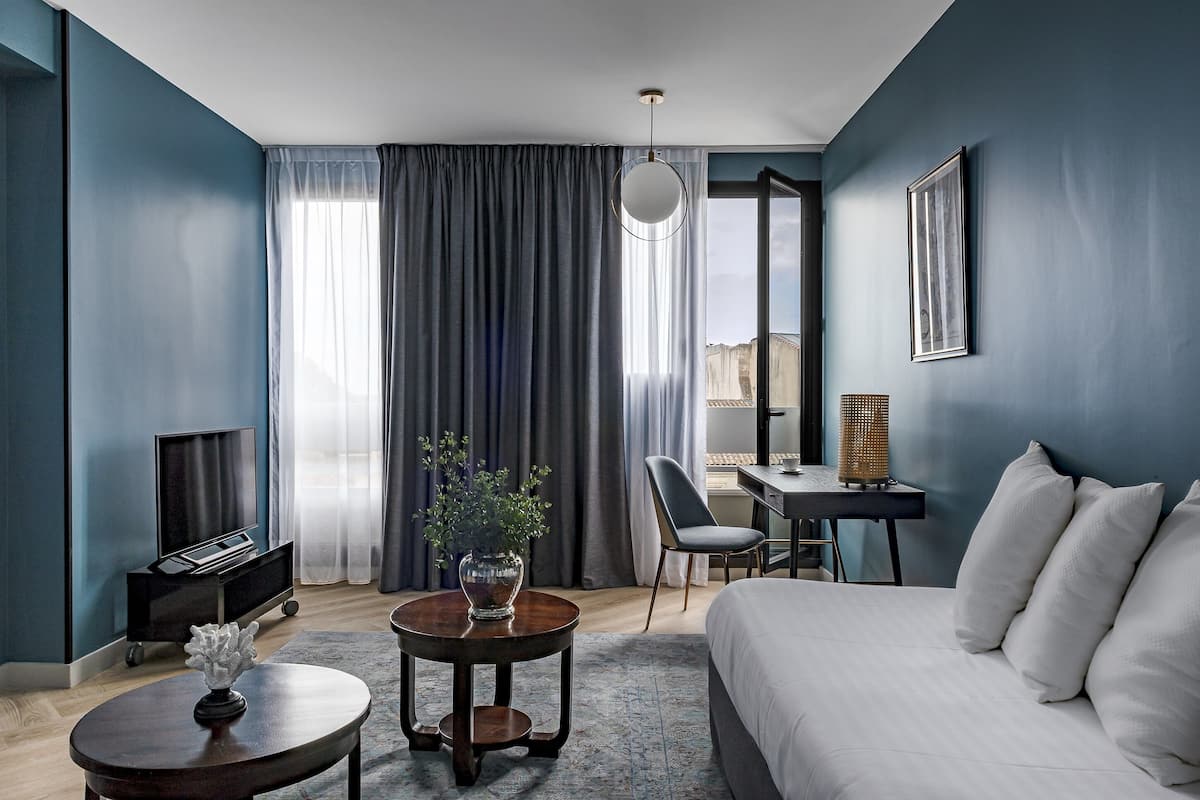 1 bedroom, Frette Italian sheets, premium bedding, minibar