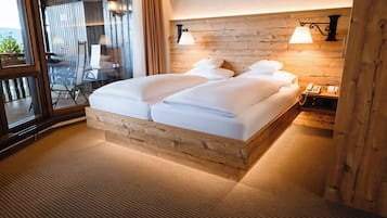 Family Apartment | Hypo-allergenic bedding, minibar, in-room safe, individually decorated