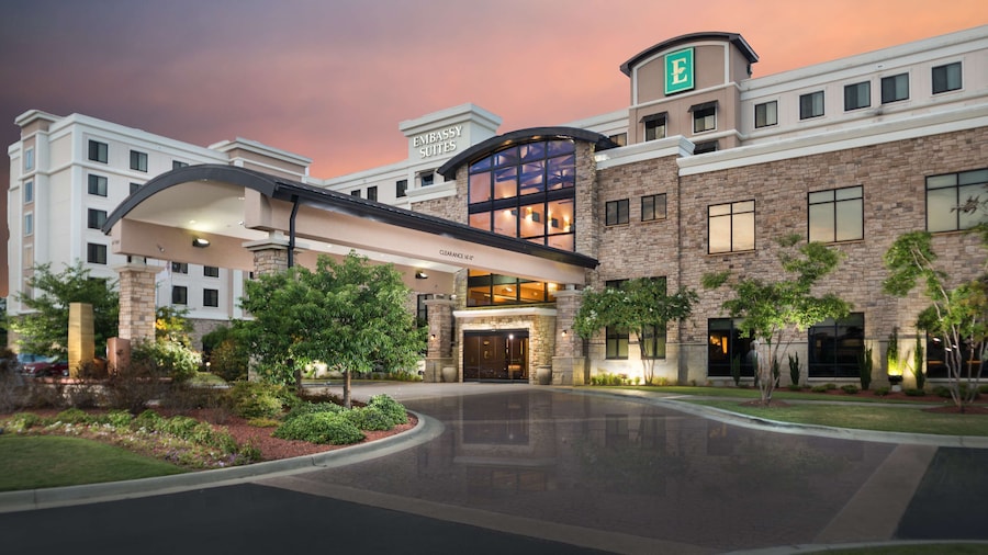 Embassy Suites by Hilton Fayetteville Fort Bragg