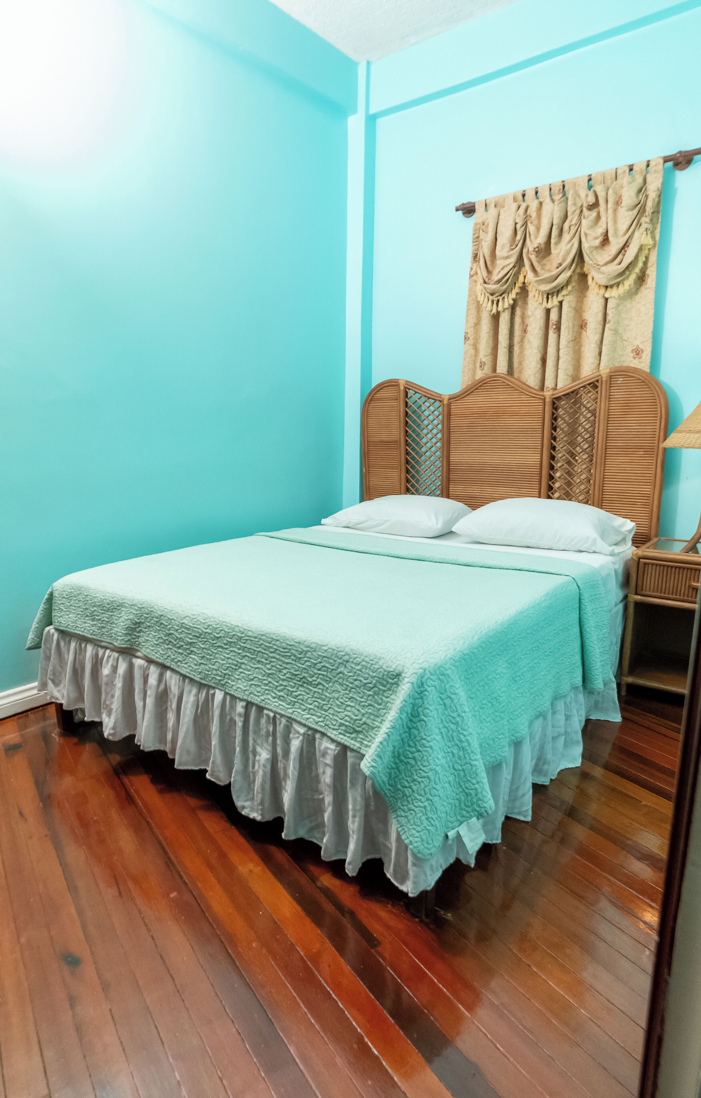 Apartment, 1 Queen Bed with Sofa bed | Premium bedding, in-room safe, laptop workspace, iron/ironing board