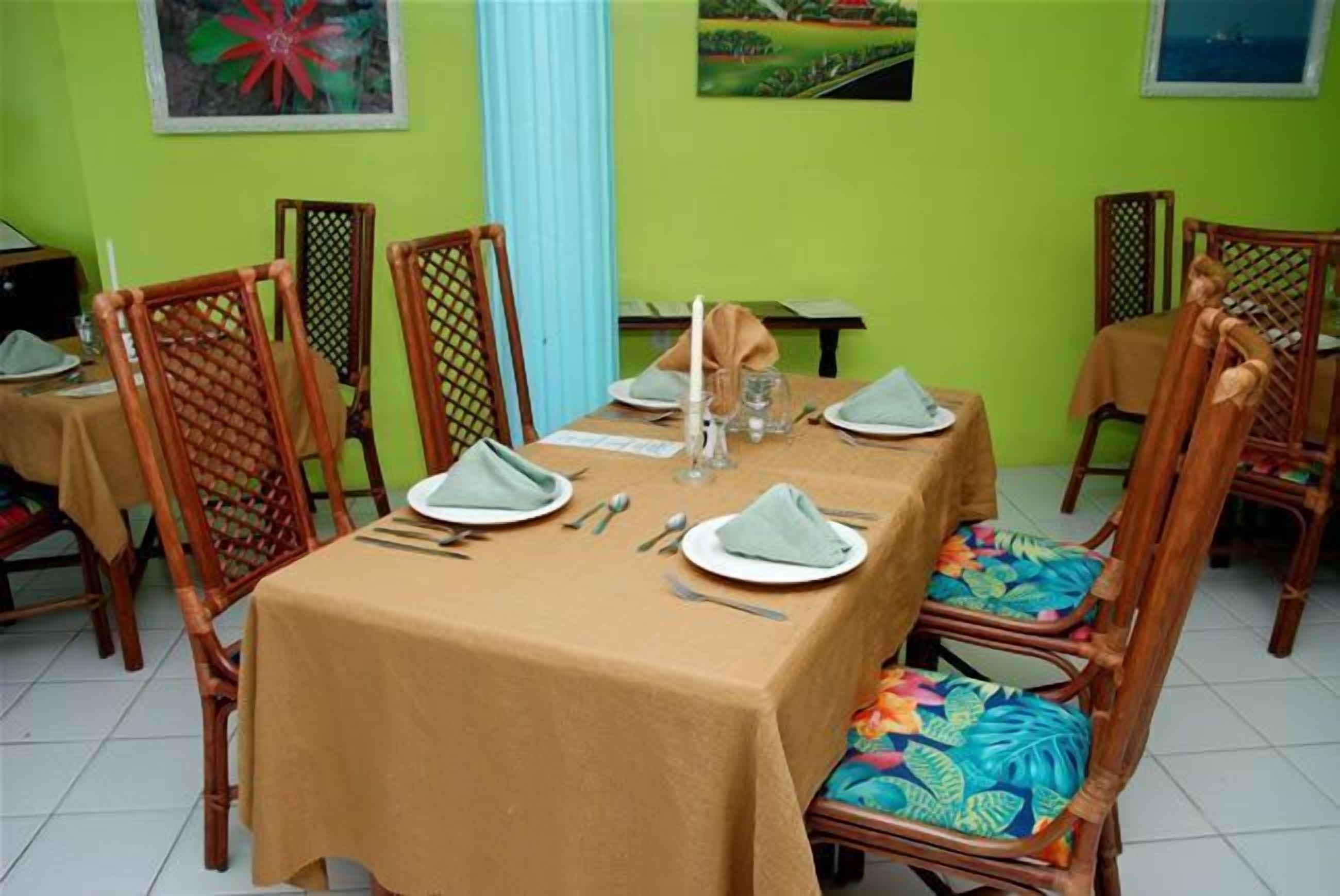 Frühstück, Mittagessen und Abendessen