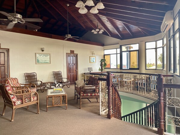 32 吋電視連衛星電視頻道