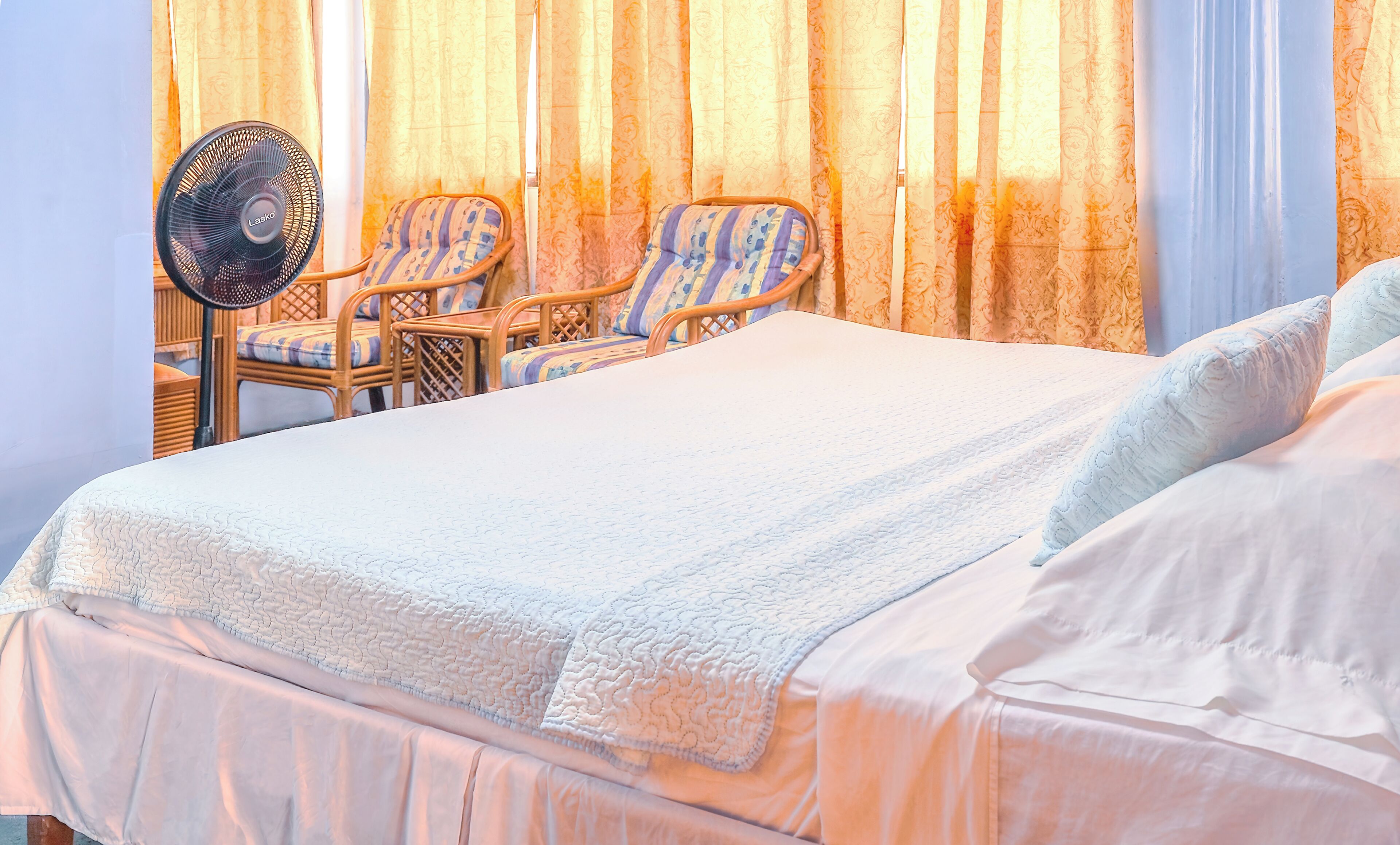 Premium bedding, in-room safe, laptop workspace, iron/ironing board