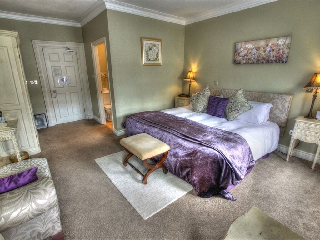 superior double room, 1 king bed, ensuite