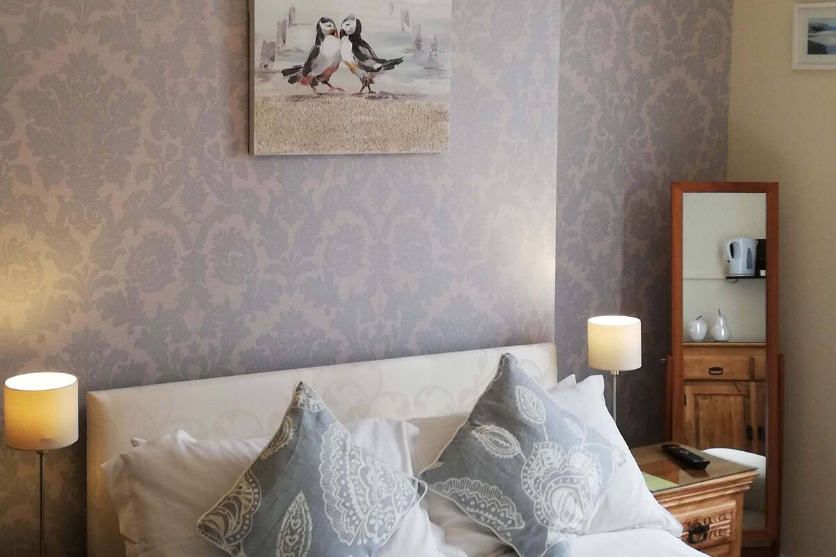 Chambre Double, salle de bains attenante