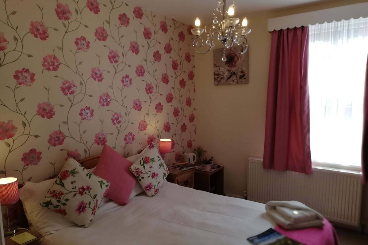 Chambre Double, salle de bains attenante, rez-de-chaussée