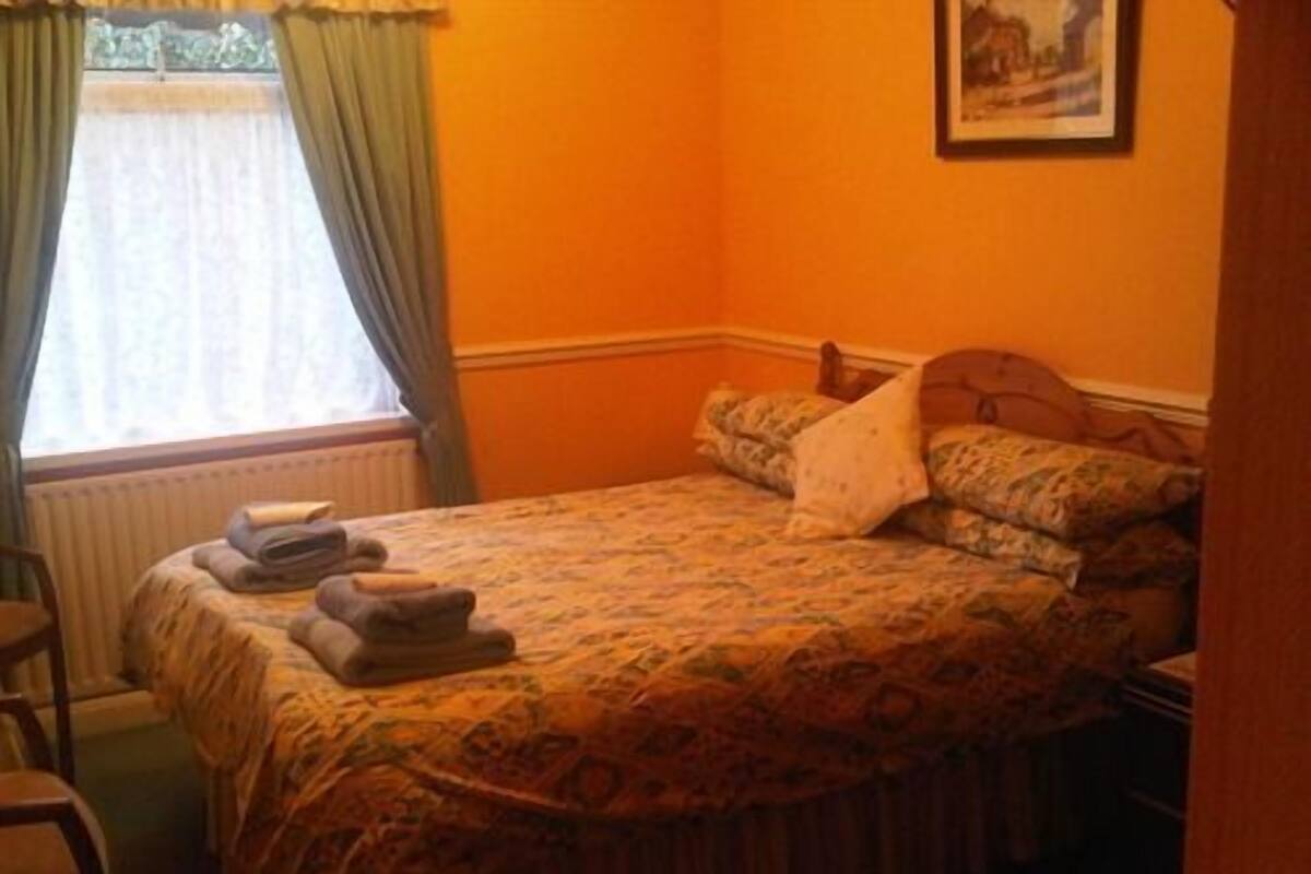 Chambre double, salle de bains privée