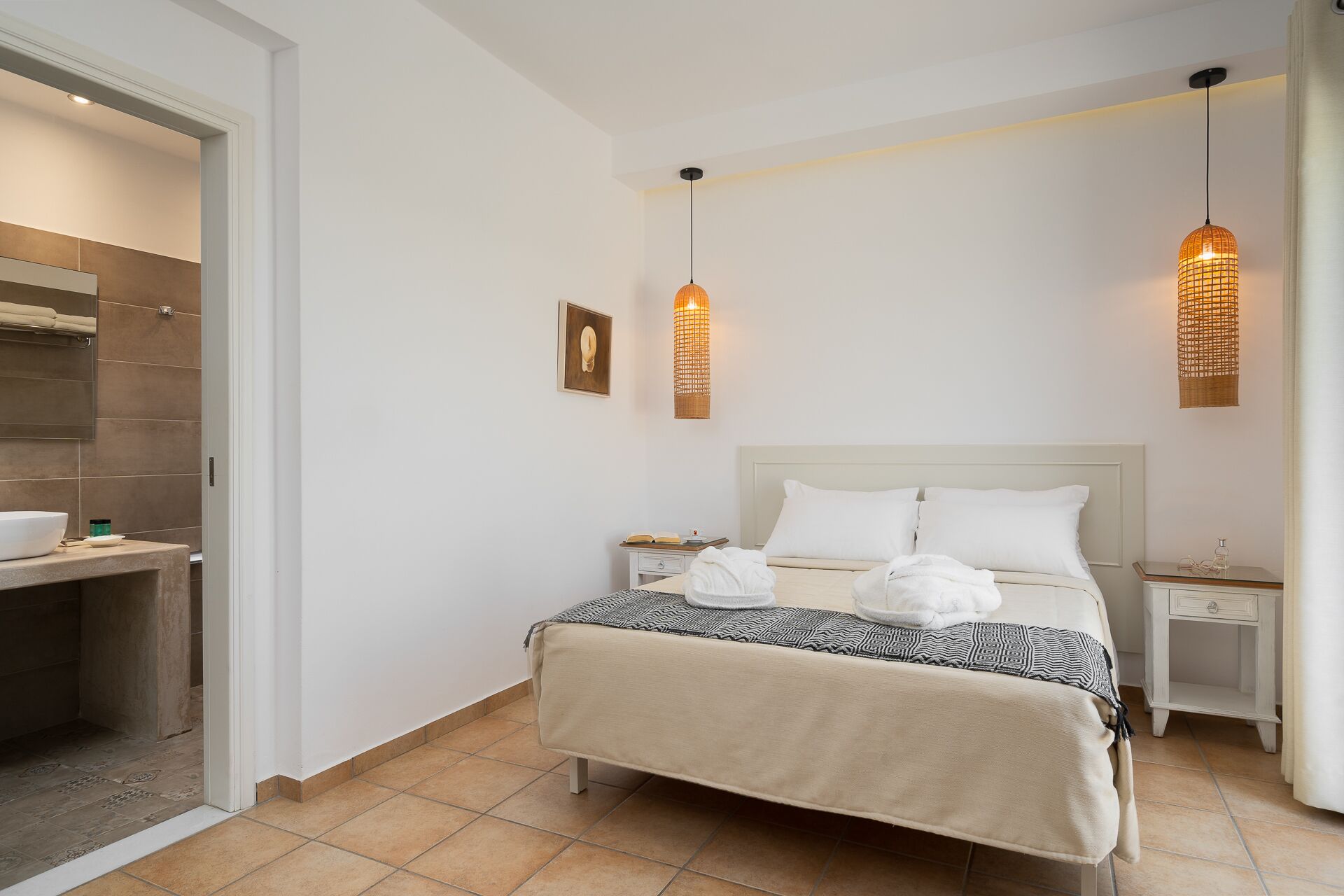 honeymoon room | 1 bedroom, in-room safe, individually decorated, individually furnished