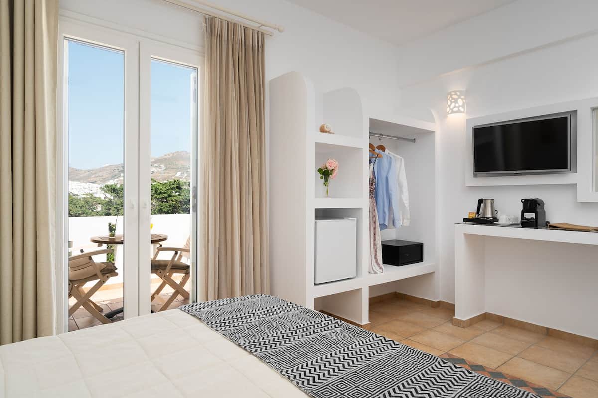 honeymoon room | 1 bedroom, in-room safe, individually decorated, individually furnished