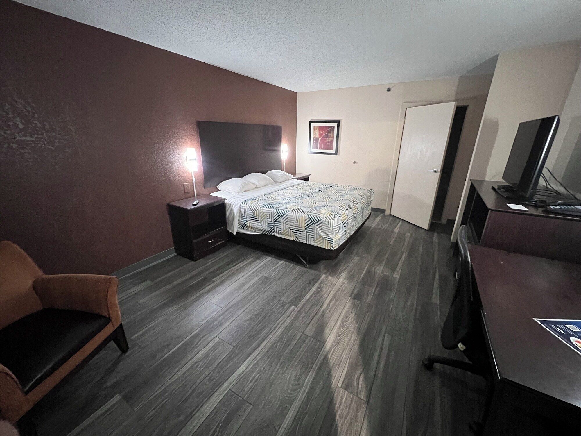 Skrivebord, skrivebord for bærbar PC og blendingsgardiner