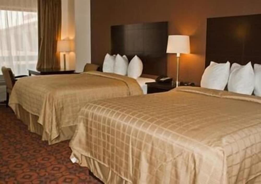 Skrivebord, skrivebord for bærbar PC og blendingsgardiner