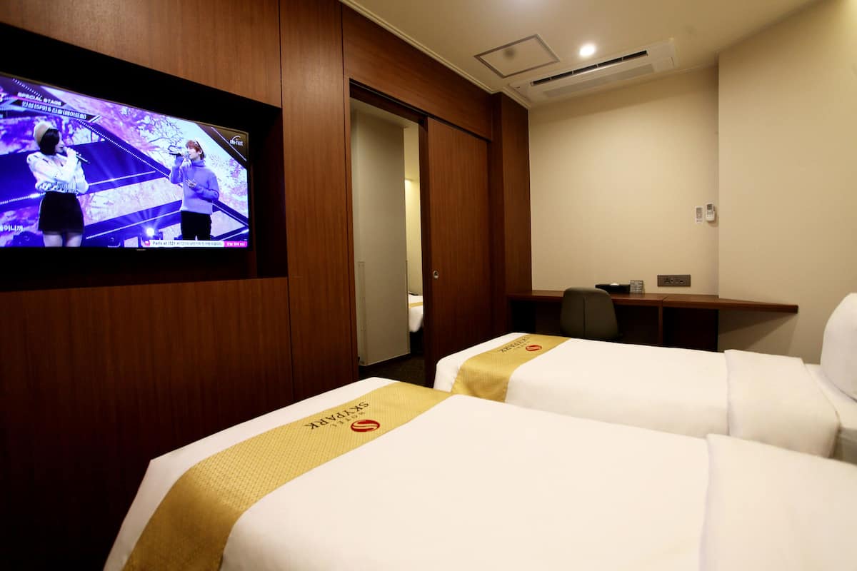 Premium bedding, in-room safe, desk, soundproofing