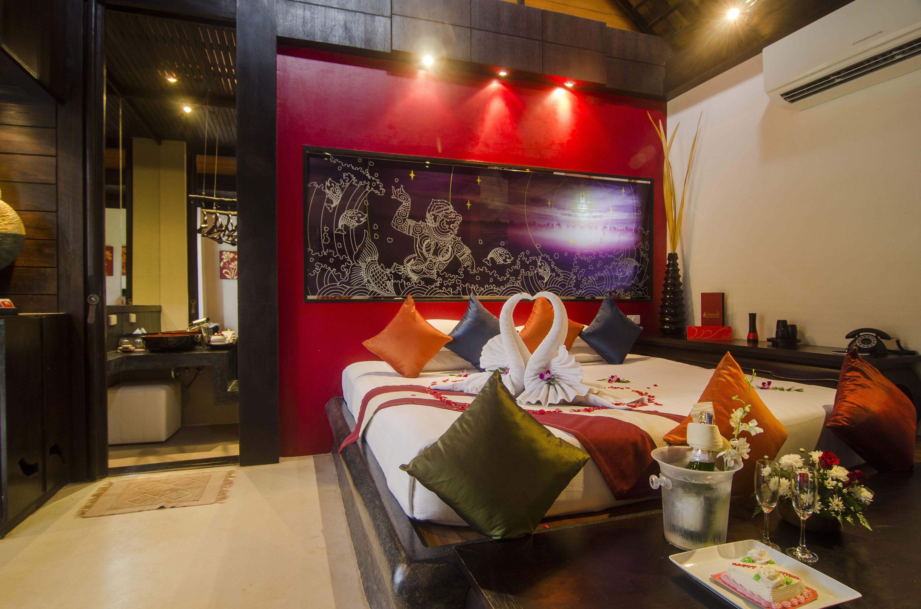 deluxe boutique | 1 bedroom, premium bedding, select comfort beds, minibar