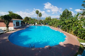 Outdoor pool, open 9:00 AM to 8 PM, pool umbrellas - Villaggio Alkantara (Giardini Naxos)