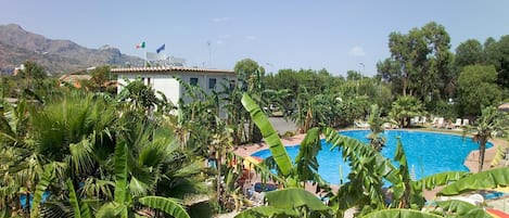 Outdoor pool, pool umbrellas