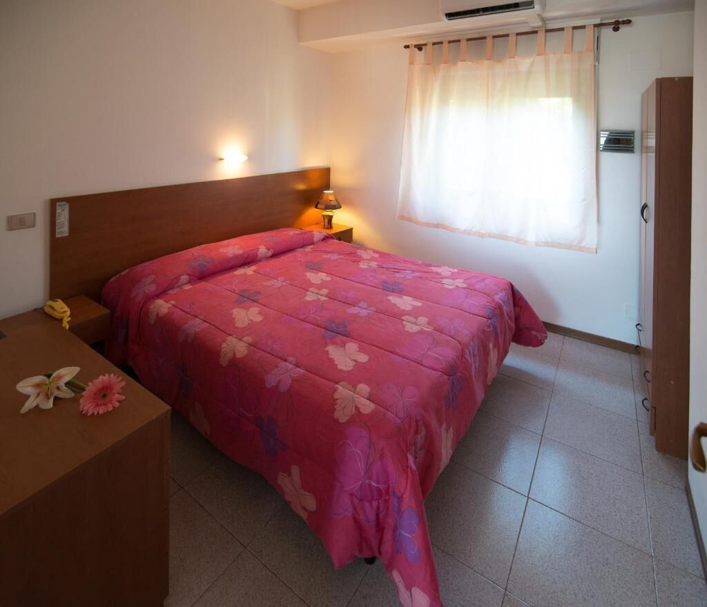 In-room safe, bed sheets, wheelchair access
