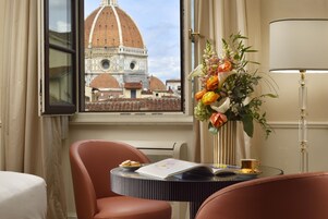 Luxury Suite, 1 King Bed, Hot Tub, City View | City view