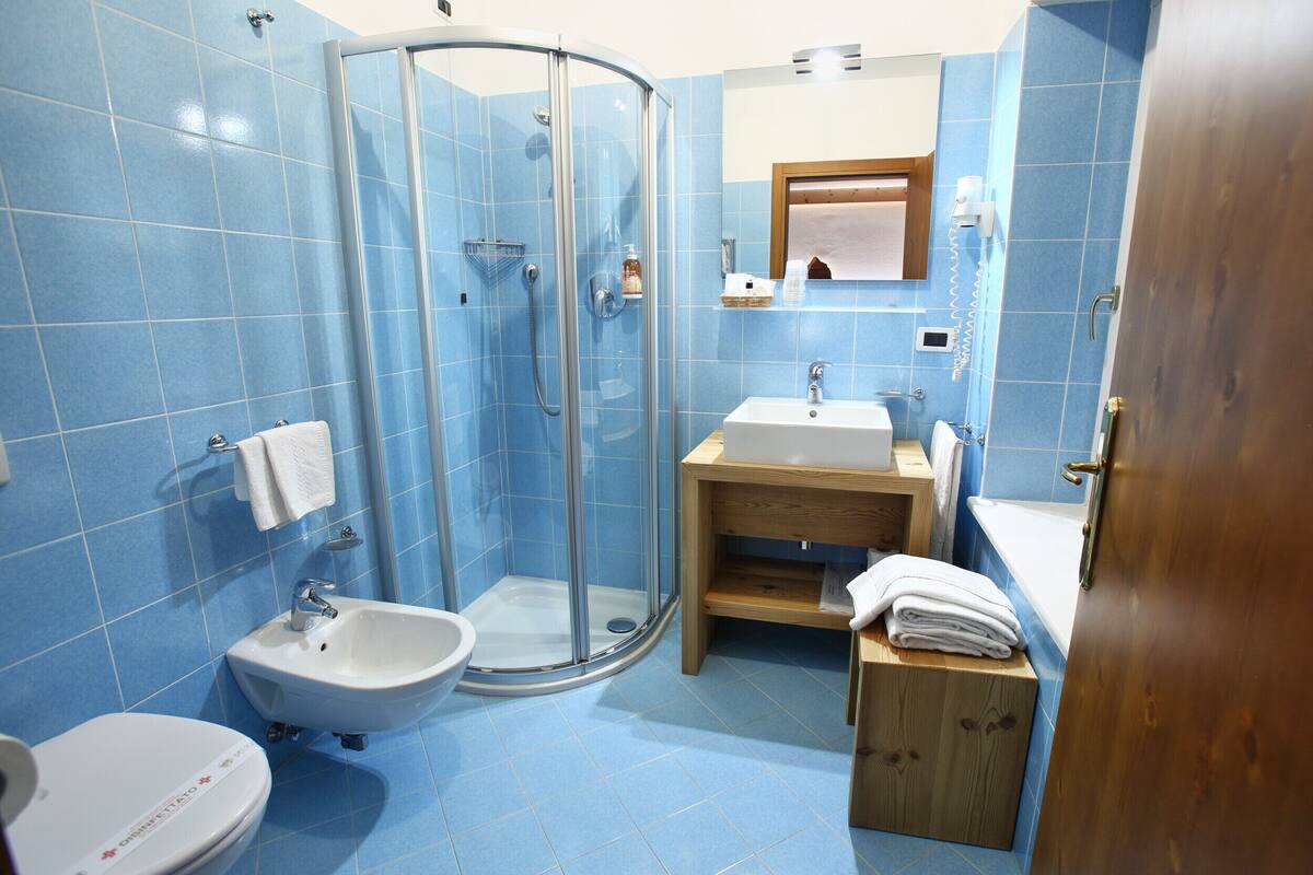 comfort triple room | bathroom | free toiletries, hair dryer, towels