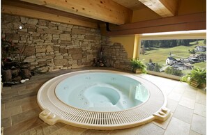 Indoor spa tub - Des Alpes (Cortina d'Ampezzo)