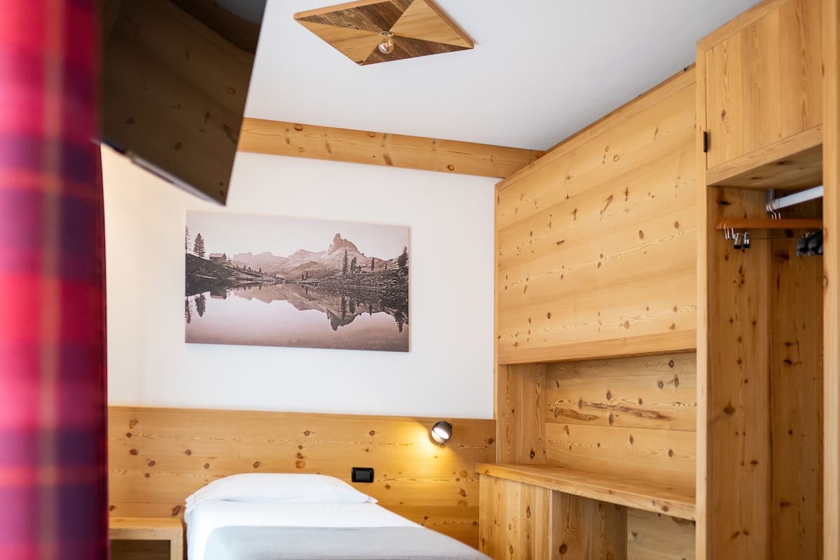 comfort triple room | select comfort beds, in-room safe, individually furnished, soundproofing