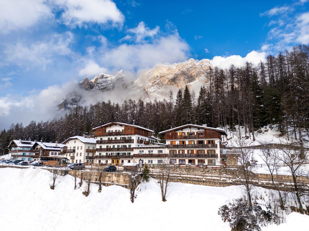 Exterior - Des Alpes (Cortina d'Ampezzo)
