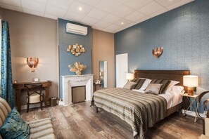 ห้องซูพีเรียดับเบิล, เตียงควีนไซส์ 1 เตียง, อ่างอาบน้ำ | เครื่องนอนระดับพรีเมียม, ตู้นิรภัยในห้องพัก