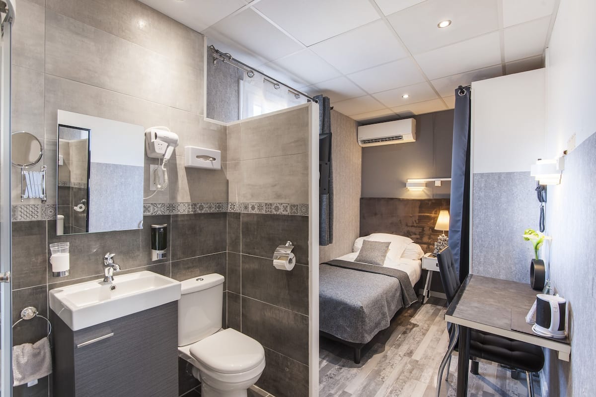 Classic Single Room