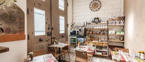 Daily buffet breakfast (EUR 11.50 per person)