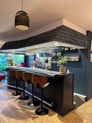 Bar (on property) - Hôtel Côté Sud Léman (Thonon-les-Bains)