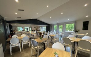 Daily buffet breakfast (EUR 12.50 per person) - Hôtel Côté Sud Léman (Thonon-les-Bains)