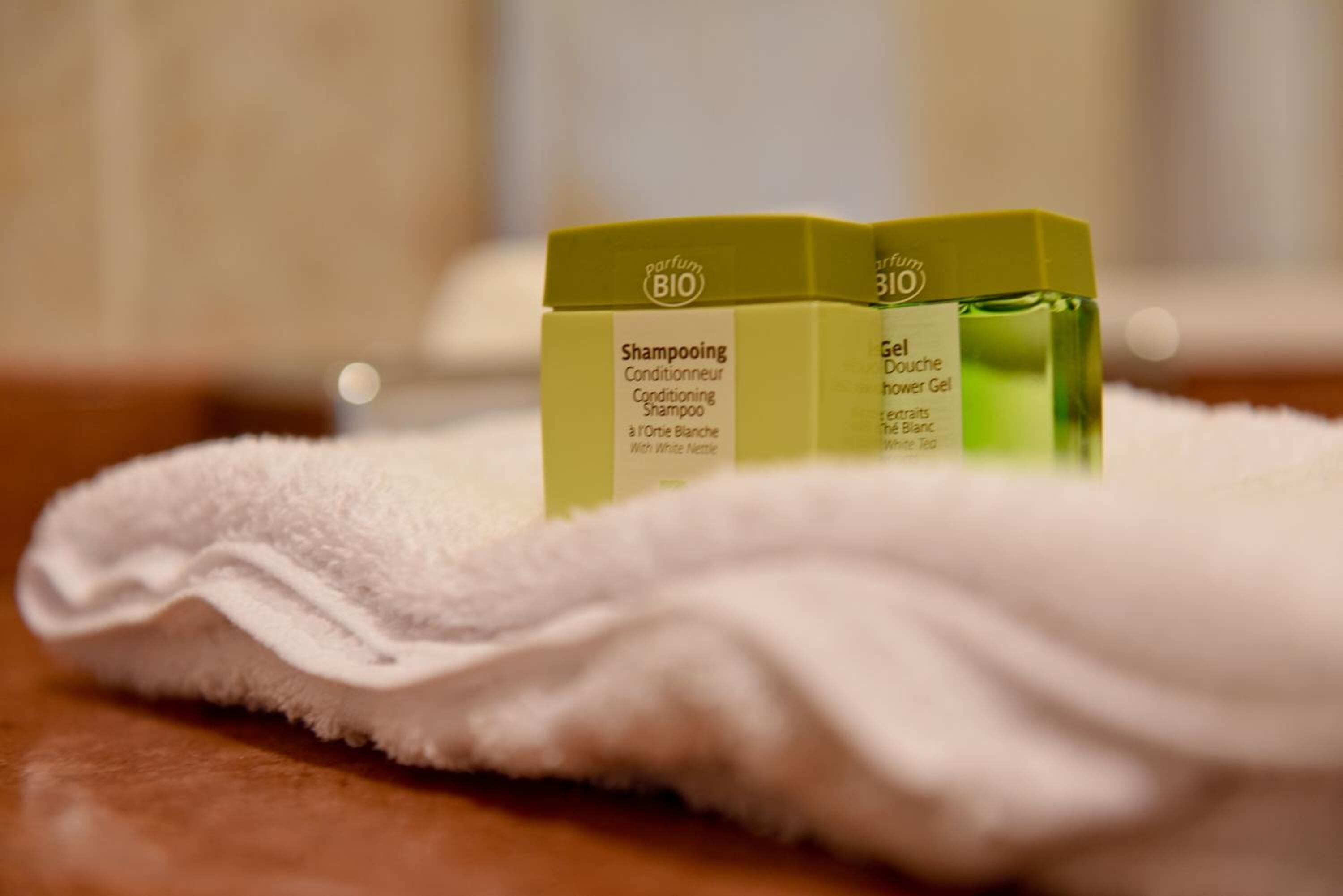 shower, free toiletries, hair dryer