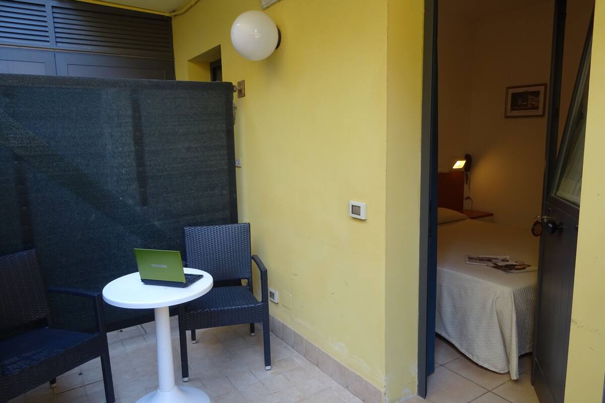 basic double room, annex building | minibar, in-room safe, desk, blackout curtains