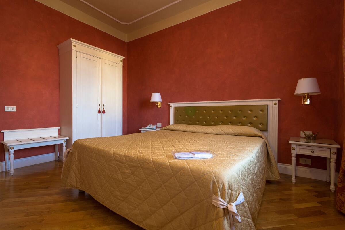 Premium bedding, memory-foam beds, minibar, in-room safe