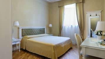 Literie de qualité supérieure, matelas mémoire de forme, minibar