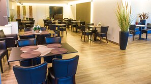 Breakfast, lunch and dinner served - Hotel Volapük (Konstanz)