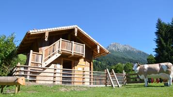 Children's play area - outdoor