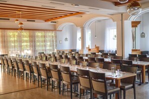 Breakfast, lunch and dinner served - Marc Aurel (Petronell-Carnuntum)