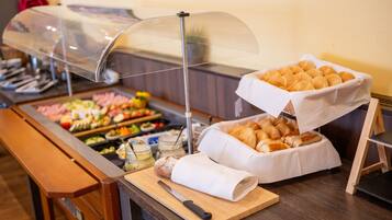 Daily buffet breakfast (EUR 16 per person)
