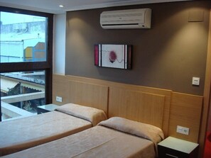 Safe på rommet, skrivebord, barnesenger (inkludert) og wi-fi (inkludert)