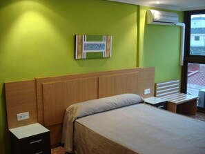 ห้องสแตนดาร์ด | ตู้นิรภัยในห้องพัก, โต๊ะทำงาน, เปล/เตียงเด็กอ่อน (ฟรี), Wi-Fi ฟรี