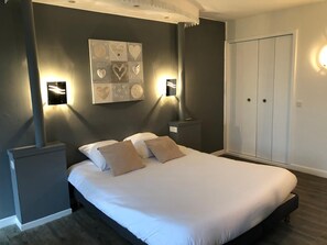 Free cribs/infant beds, rollaway beds, free WiFi, bed sheets - L'Abricotine (Mercurol-Veaunes)