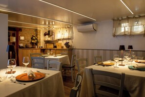 Dining - Rocca di Pierle (Cortona)