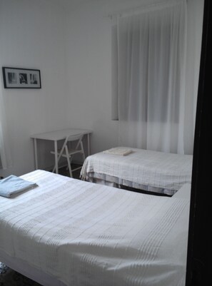Family Triple Room (Camera Residence) | Laptop workspace, iron/ironing board, free WiFi