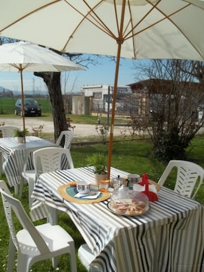 Outdoor dining