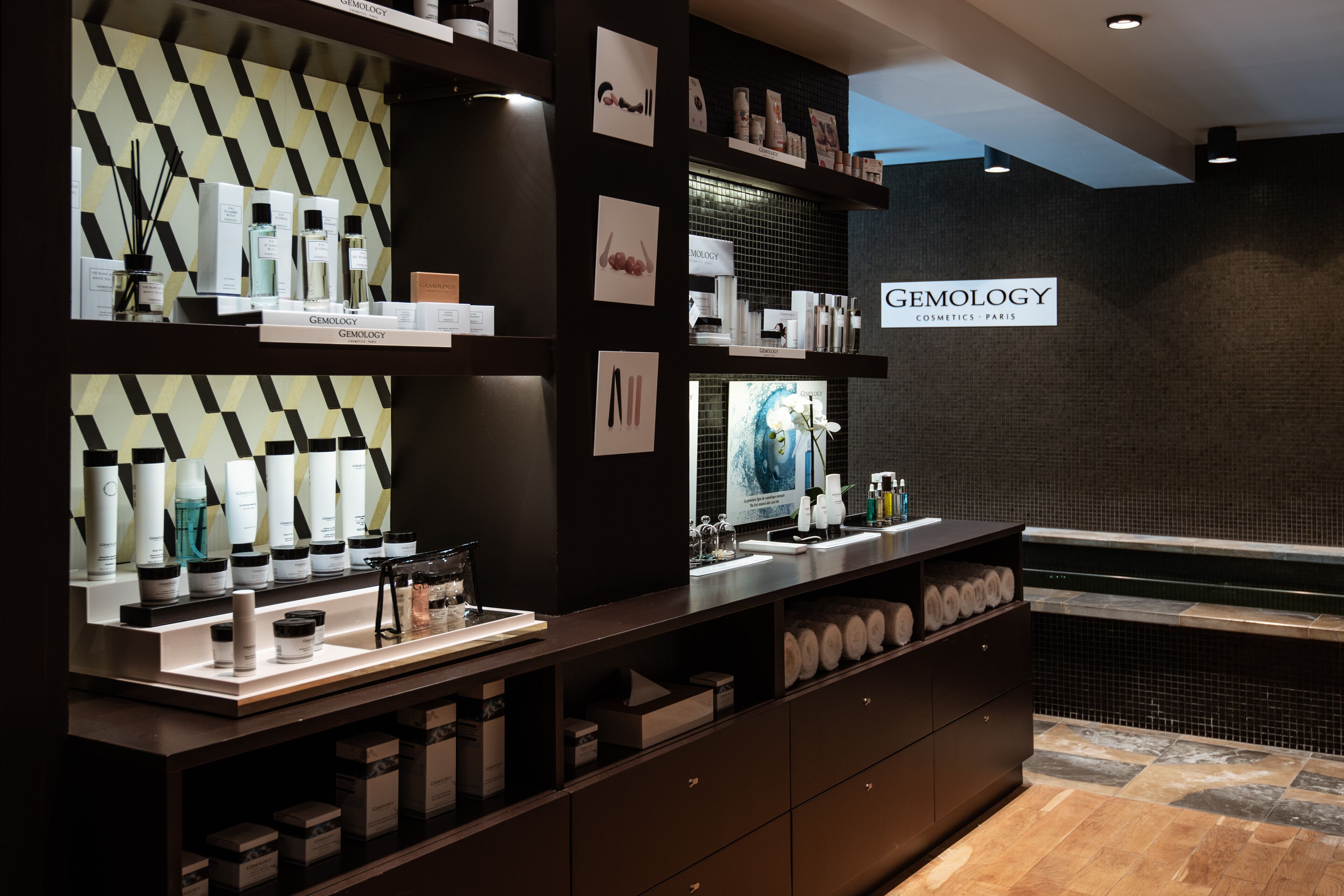 couples treatment room(s), hot tub, steam room, turkish bath/hammam