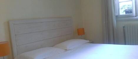Standard Double or Twin Room | Desk, laptop workspace, rollaway beds, free WiFi