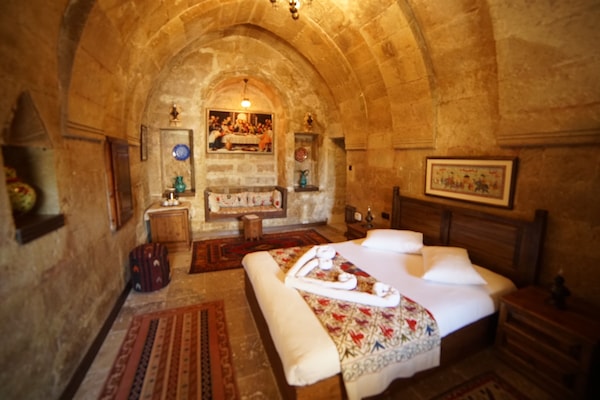 Luxury Suite | 1 bedroom, minibar, in-room safe, free WiFi