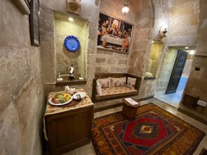 Luxury Suite | Minibar, in-room safe, free WiFi, bed sheets - Urgup Inn Cave Hotel (Ürgüp)